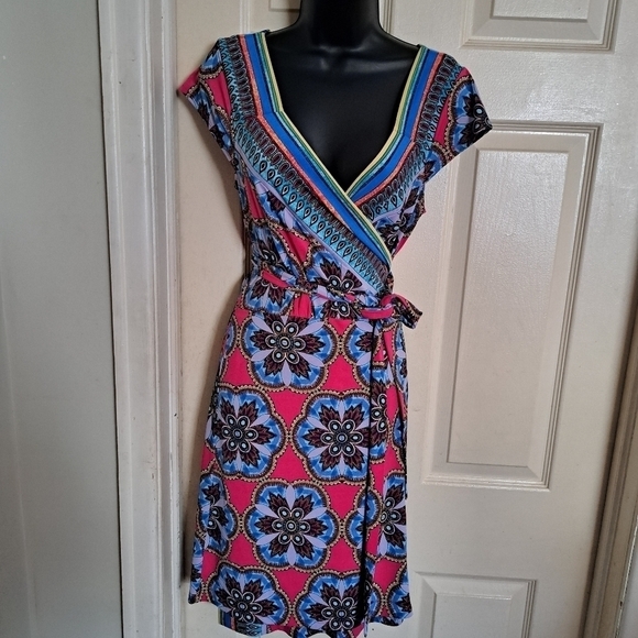 Nicole multicolored and multi design  wrap Dress size large - Picture 1 of 3